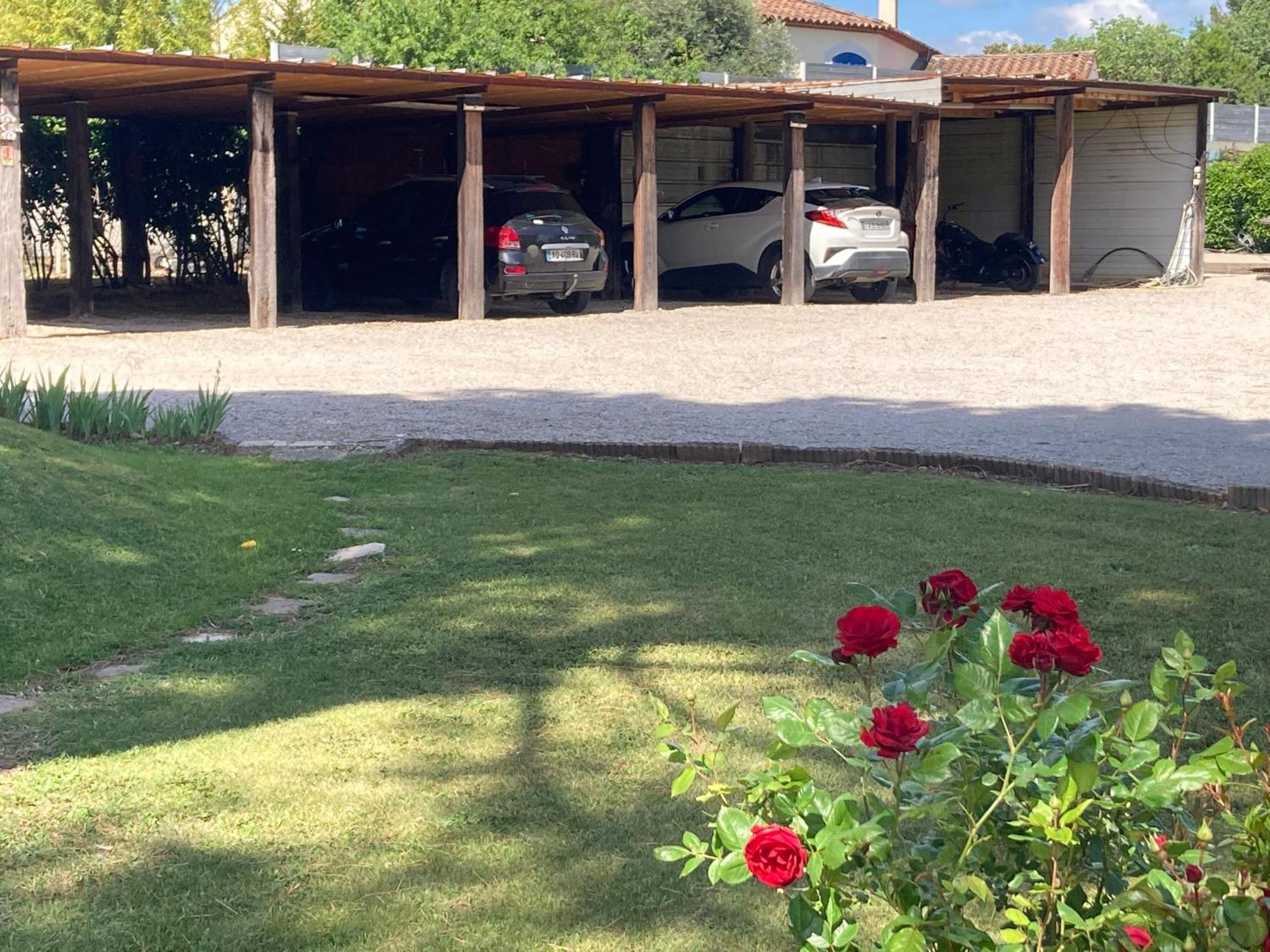 Les Bougainvillees De Camargue Villetelle Экстерьер фото