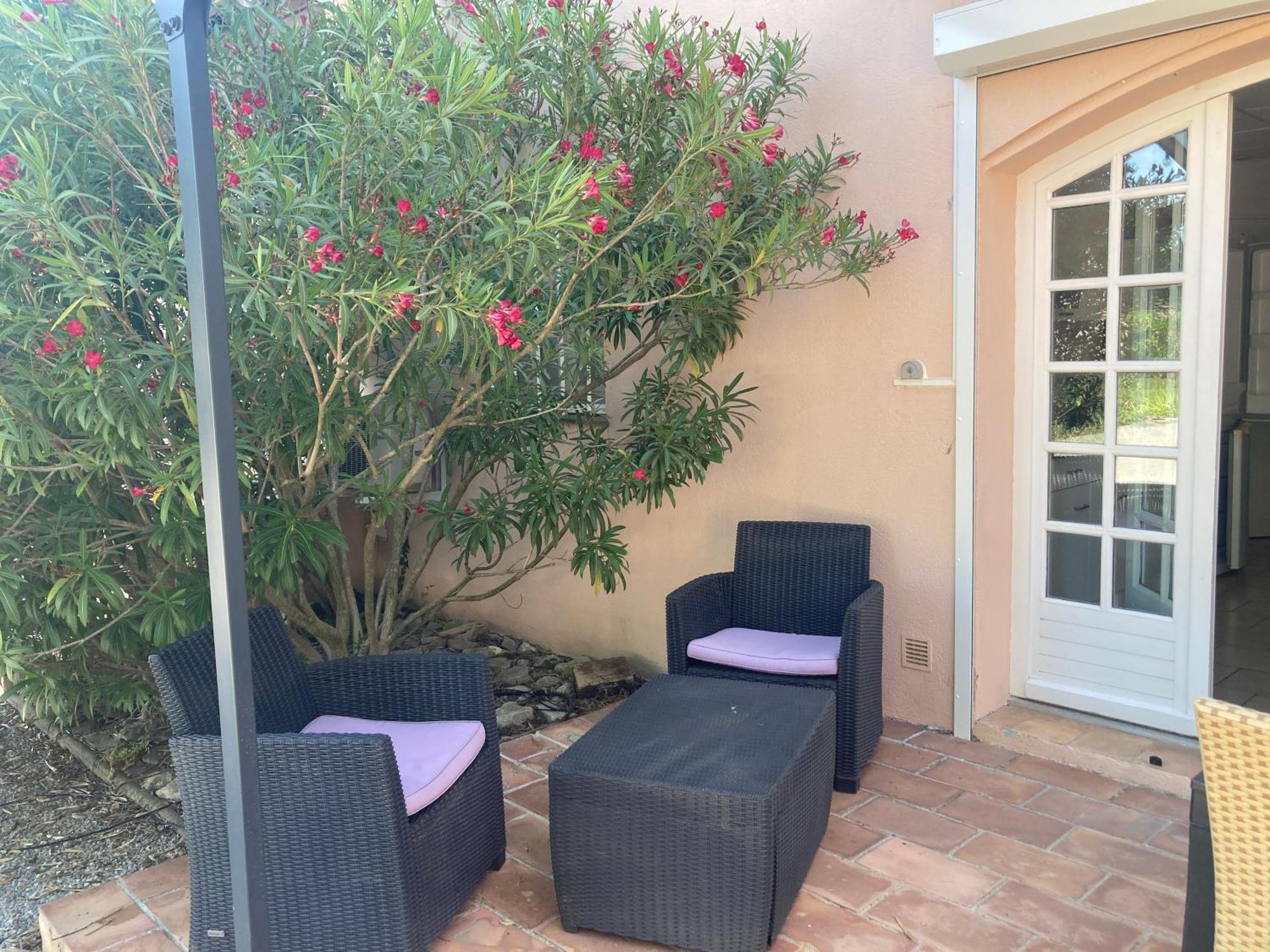 Les Bougainvillees De Camargue Villetelle Номер фото